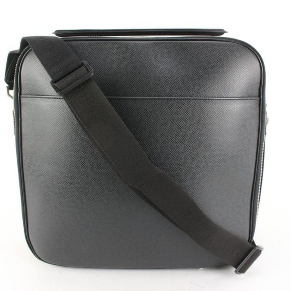 Louis Vuitton Black Taiga Leather Tura 2way Crossbody Messenger Travel Bag